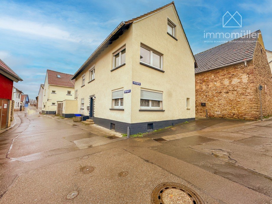 Hausansicht Mehrfamilienhaus Kirchheim an der Weinstra�e