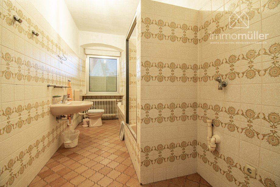 BADEZIMMER EG Doppelhaush�lfte Eisenberg
