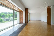 Wohnen/B�ro EG Exklusiver Bungalow mit ELW, Panoramablick & park�hnlichem Grundst�ck in Bestlage von Eisenberg