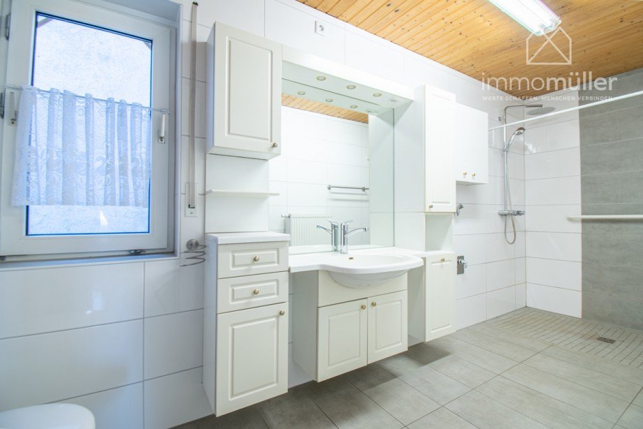 Badezimmer EG Zweifamilienhaus Gr�nstadt / Asselheim