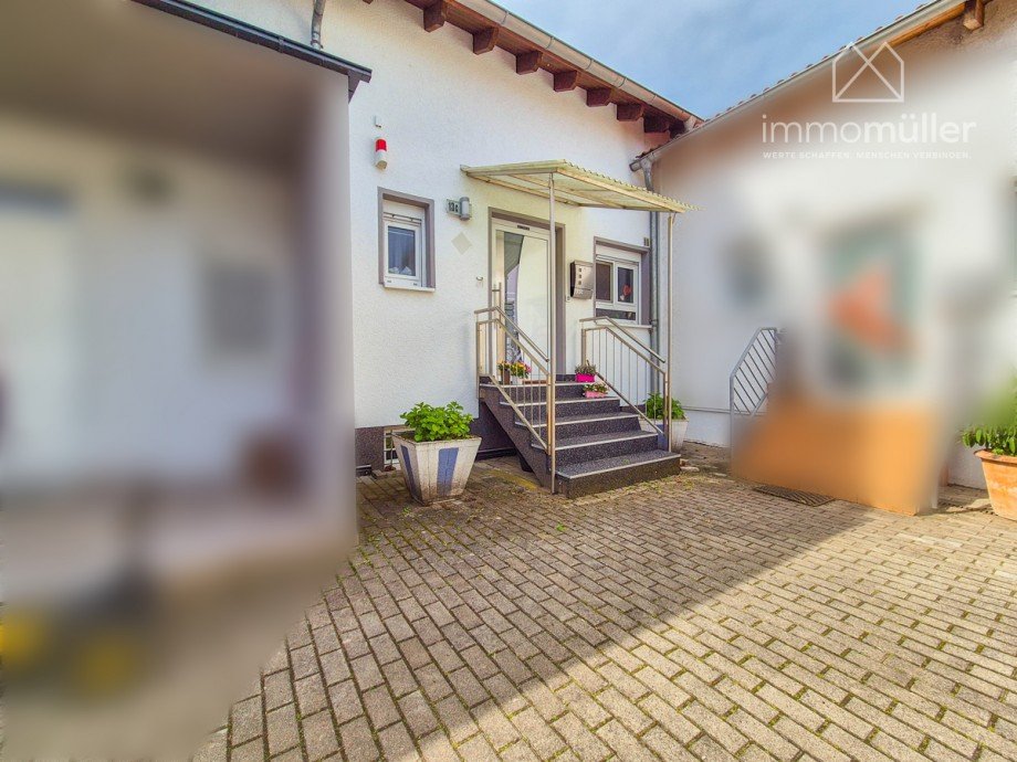 Hausansicht Reihenmittelhaus Weisenheim am Sand