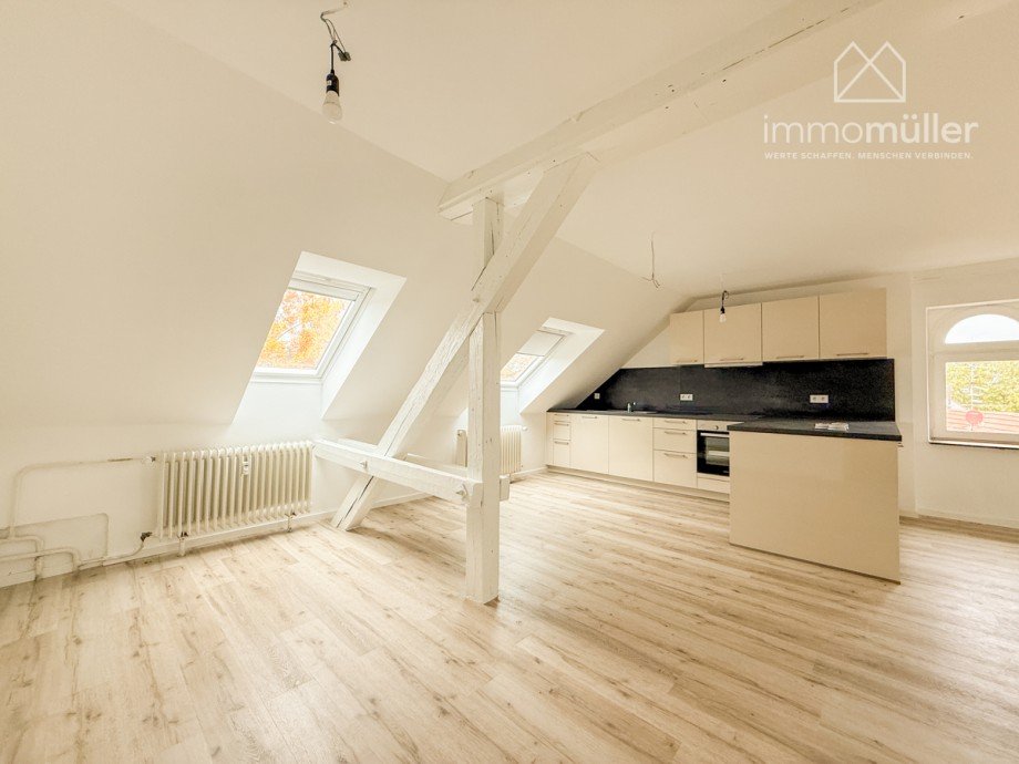 Wohnen/Essen/Kochen Dachgeschosswohnung Gr�nstadt