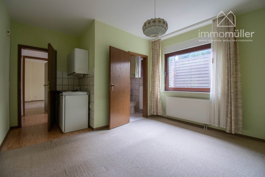 Zimmer 1 mit Bad UG Einfamilienhaus Bad Bergzabern