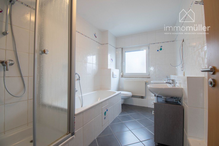 Badezimmer OG Doppelhaush�lfte Ebertsheim