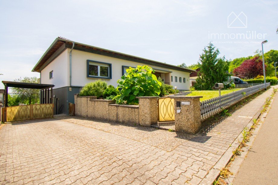 Frontansicht Bungalow Eisenberg