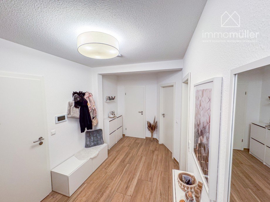 Flur Etagenwohnung Gr�nstadt