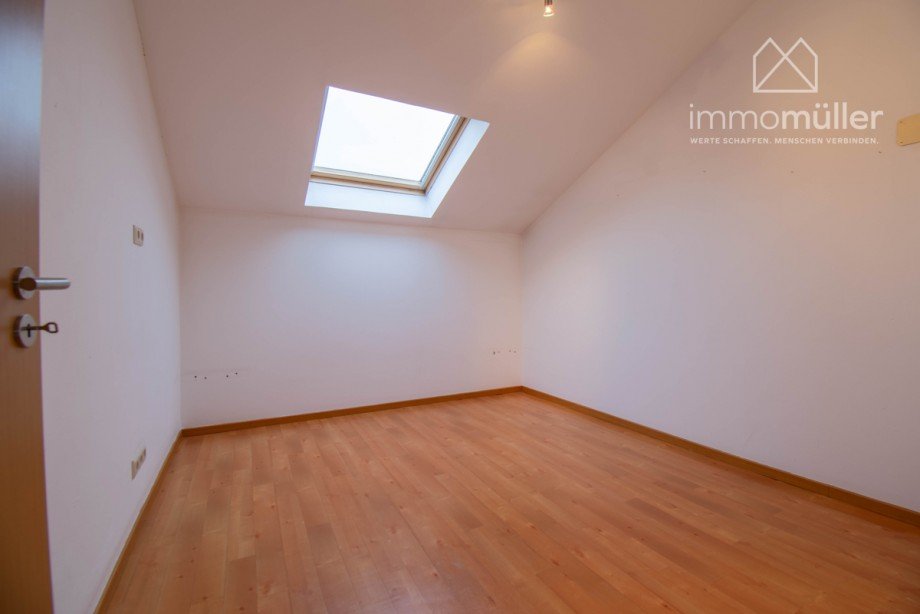 Zimmer 2 DG Doppelhaush�lfte Ebertsheim