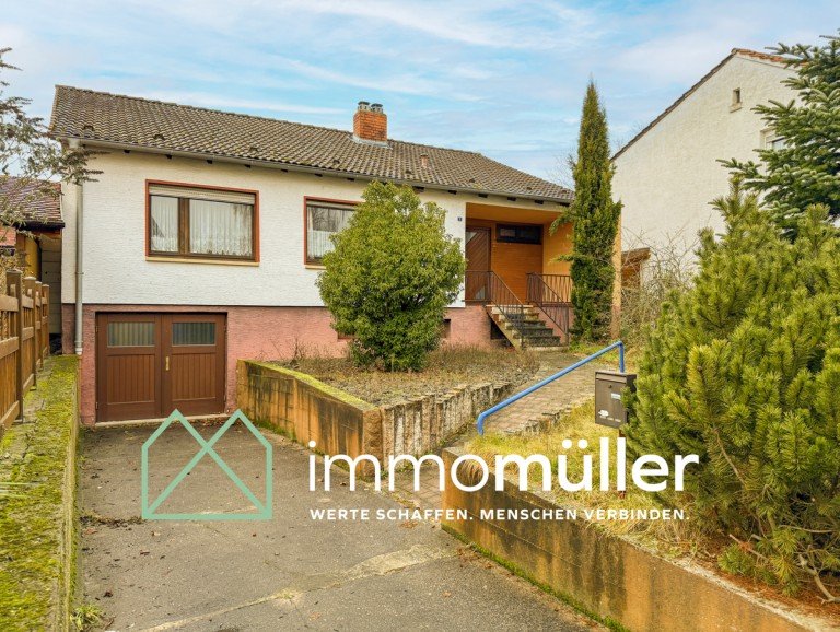 Titelbild Eisenberg Einfamilienhaus Platz f�r Ihre Wohntr�ume - Bungalow mit Garten und Ausbaupotenzial in Eisenberg (Pfalz)