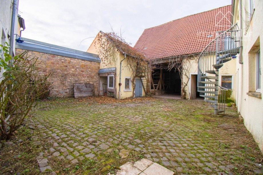 Innenhof Einfamilienhaus Wattenheim