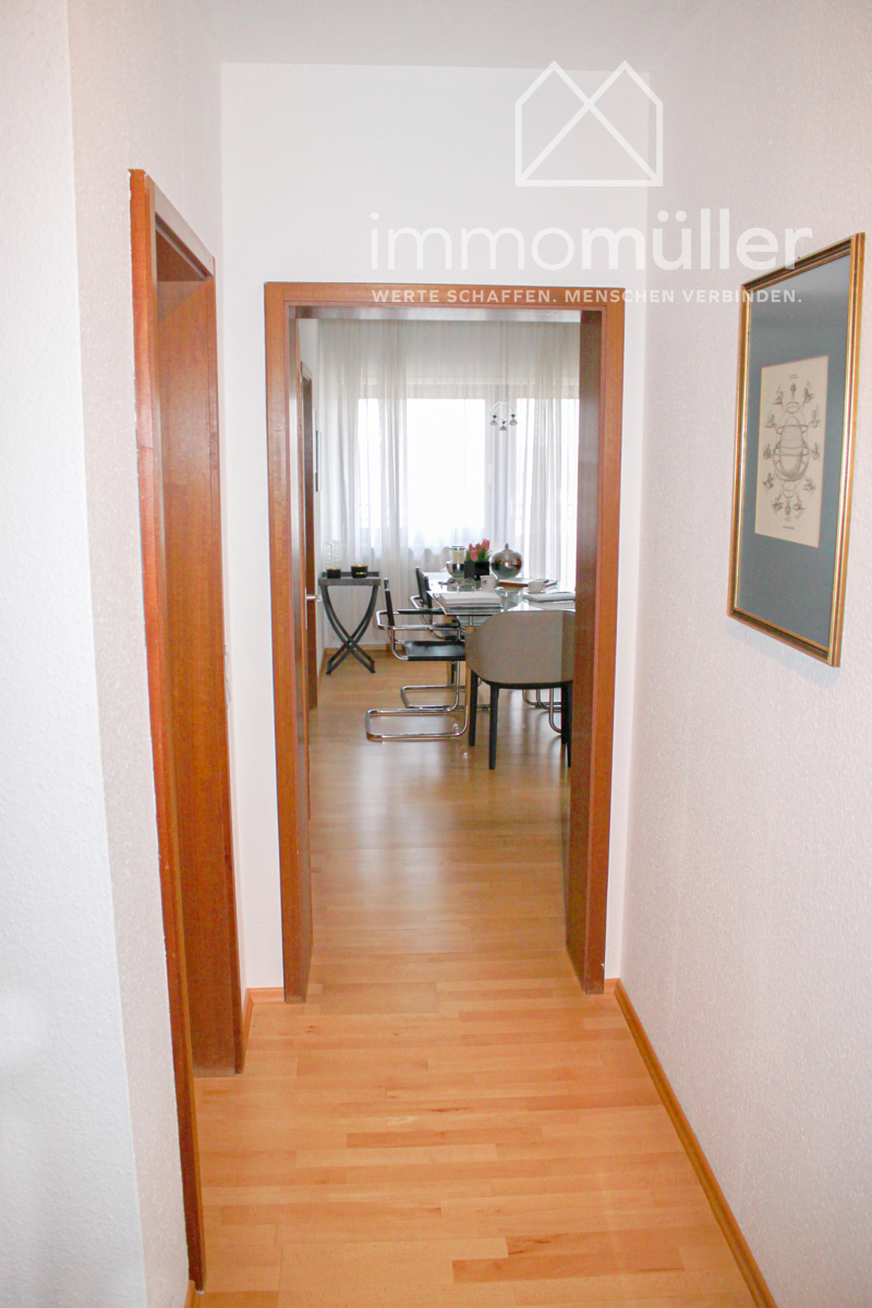Flur Etagenwohnung Gr�nstadt