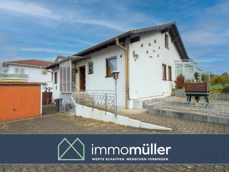 Titelbild Bad Bergzabern Einfamilienhaus Viel Raum f�r Lebensentw�rfe - Bungalow mit vielseitigem Untergeschoss in ruhiger Wohnlage.