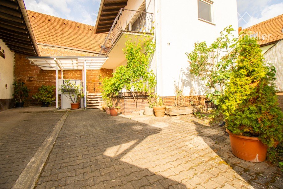 Innenhof Zweifamilienhaus Gr�nstadt / Asselheim