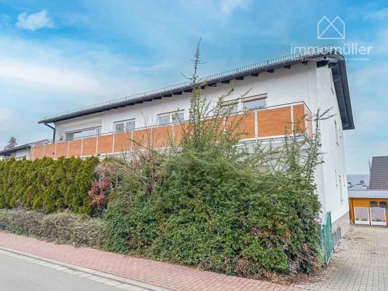 Hausansicht Gr�nstadt / Asselheim Etagenwohnung Gro�z�gige, gepflegte 3ZBK Wohnung mit Balkon und Stellplatz in Asselheim.