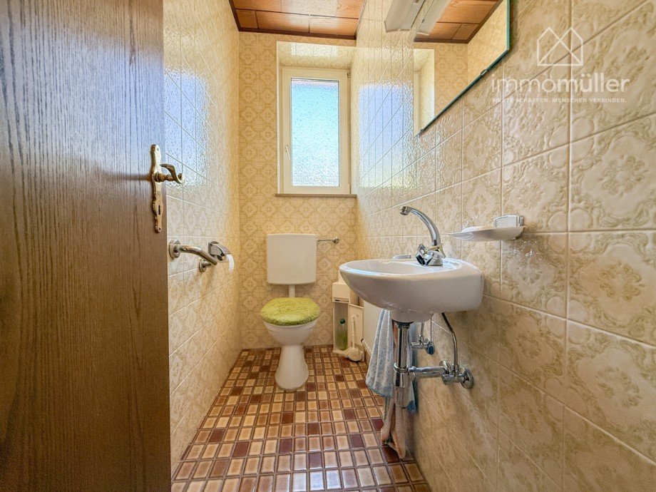 G�ste-WC Doppelhaush�lfte Lindenberg