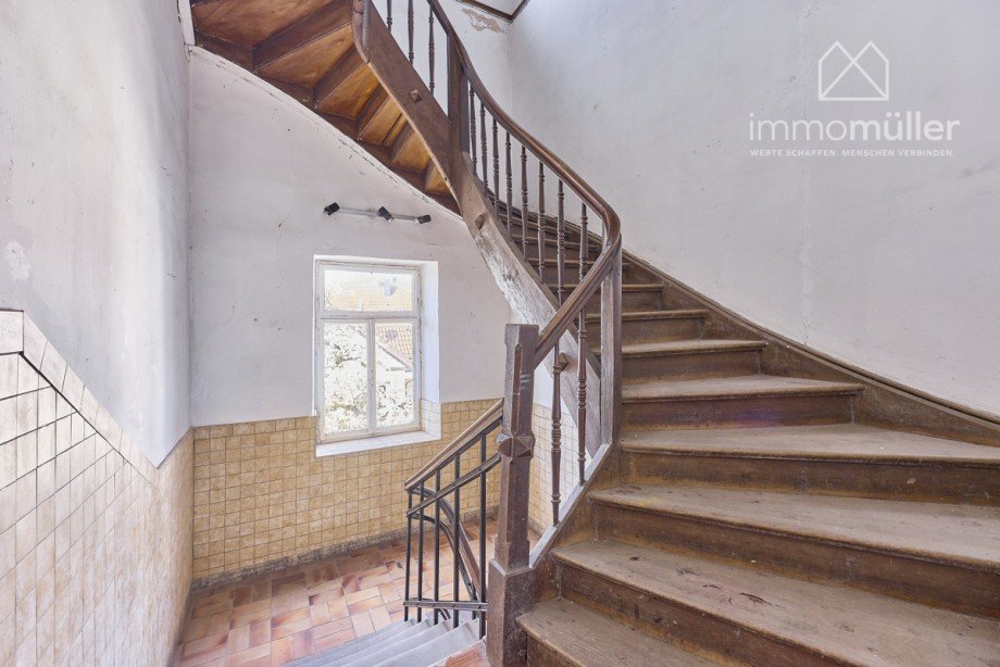 Treppenhaus OG Mehrfamilienhaus Enkenbach-Alsenborn