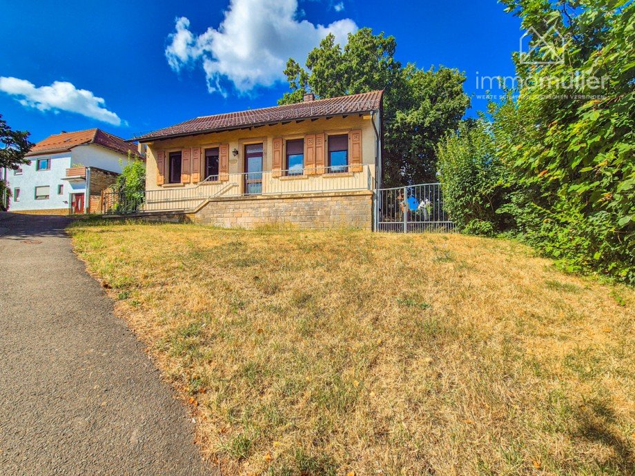 Hausansicht Einfamilienhaus Wattenheim