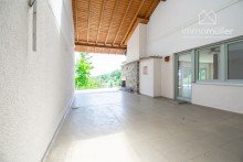 �berdachte Terrasse EG Exklusiver Bungalow mit ELW, Panoramablick & park�hnlichem Grundst�ck in Bestlage von Eisenberg
