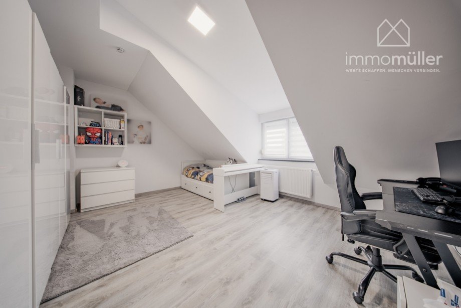 Zimmer 2 OG Einfamilienhaus Mannheim / Sch�nau