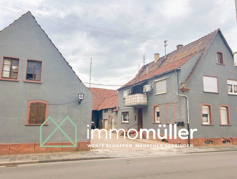 Titelbild Ludwigshafen am Rhein / Edigheim Haus Gro�es Entwicklungsgrundst�ck in zentraler Lage - ideal f�r Investoren und Neubauprojekte!