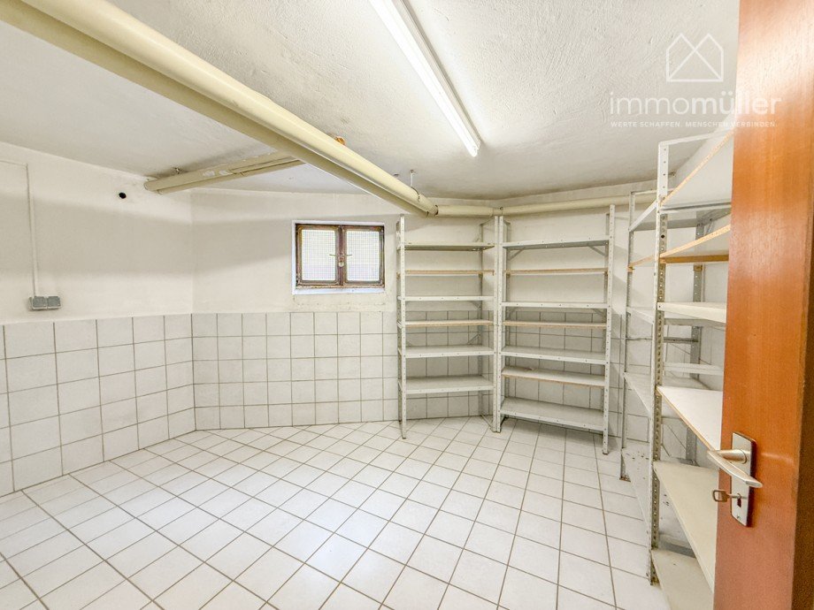 Abstellraum KG Zweifamilienhaus Gr�nstadt / Asselheim