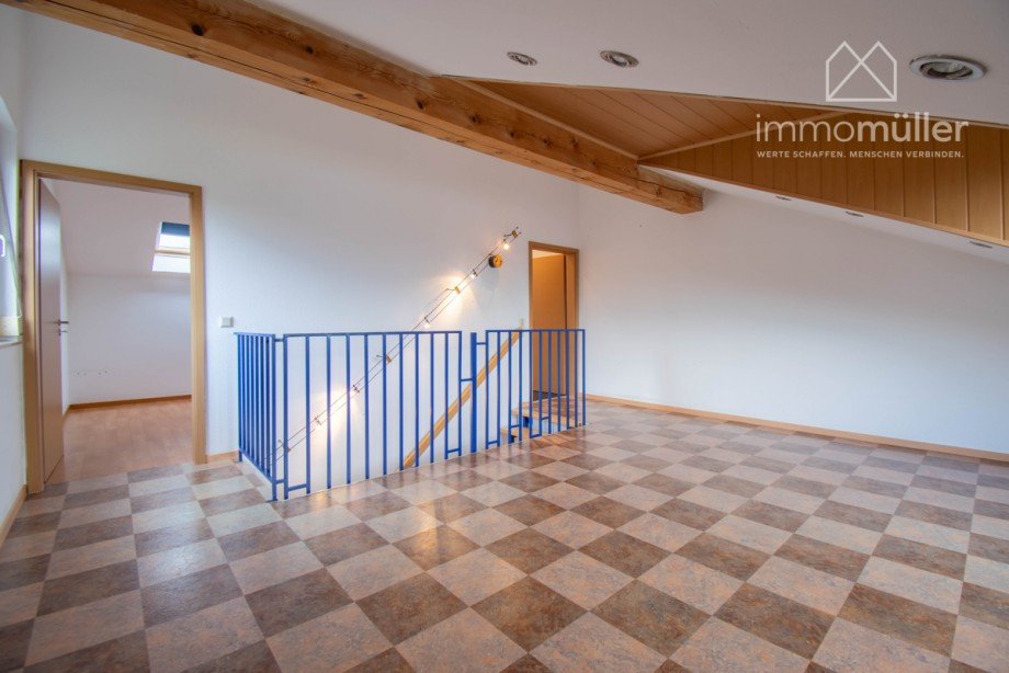 Zimmer DG Doppelhaush�lfte Ebertsheim