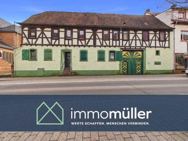 Titelbild Eisenberg Haus Ortsbildpr�gendes Denkmal sucht Vision�r: 4-Seiten-Hof in zentraler Lage von Eisenberg (Pfalz)