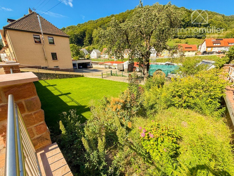 Gartenansicht Stra�enseite Doppelhaush�lfte Lindenberg