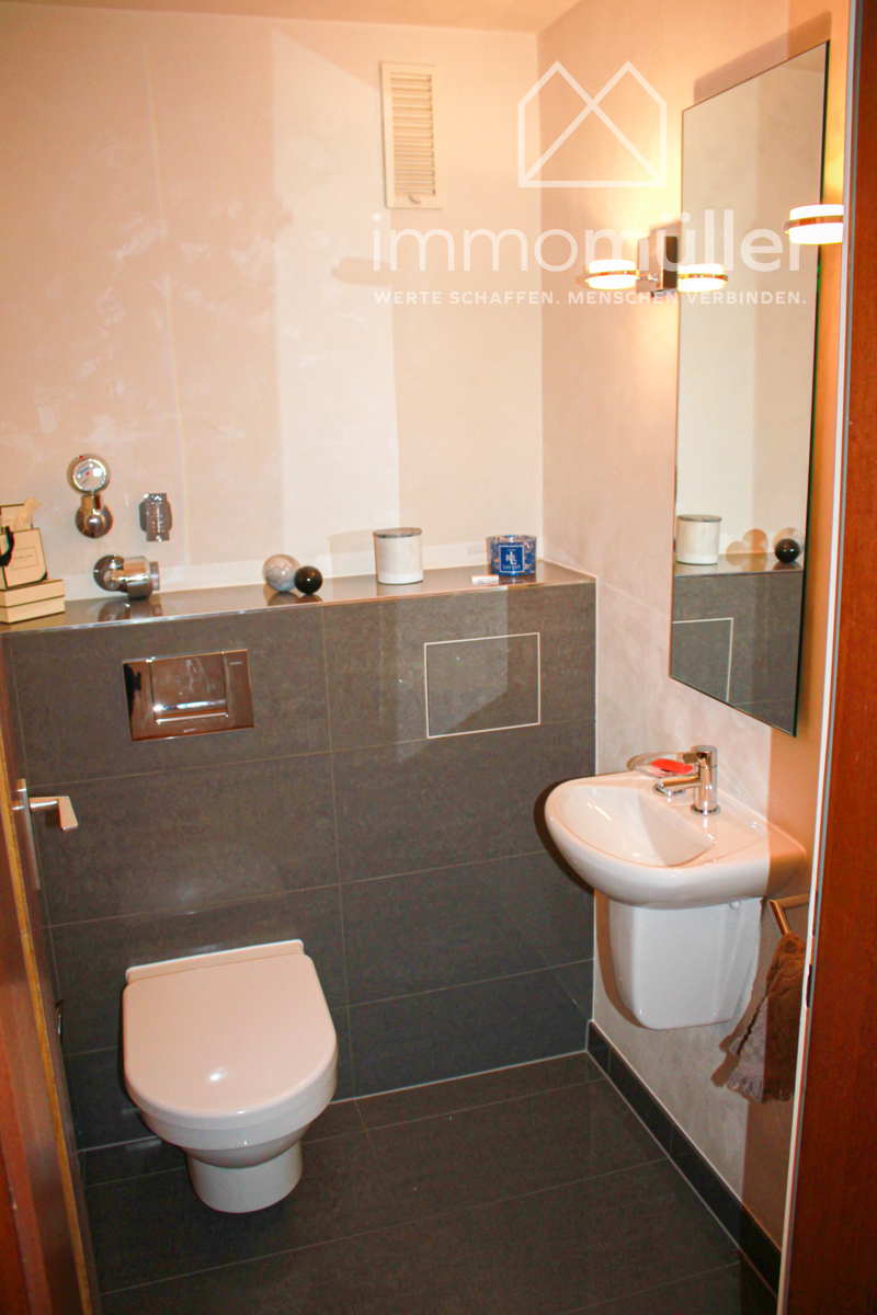 WC Etagenwohnung Gr�nstadt