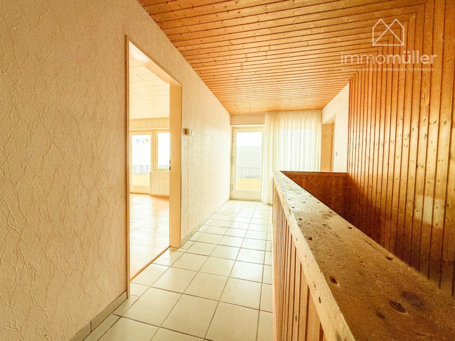 Flur OG Einfamilienhaus Neuleiningen
