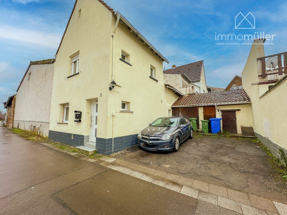Hausansicht Mehrfamilienhaus Kirchheim an der Weinstra�e