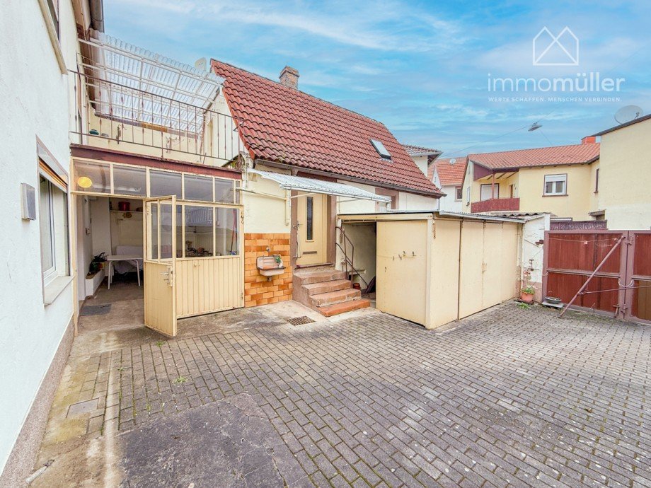 Innenhof Einfamilienhaus Weisenheim am Berg