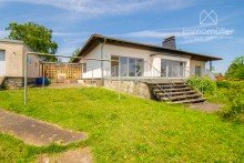 Hausansicht Exklusiver Bungalow mit ELW, Panoramablick & park�hnlichem Grundst�ck in Bestlage von Eisenberg
