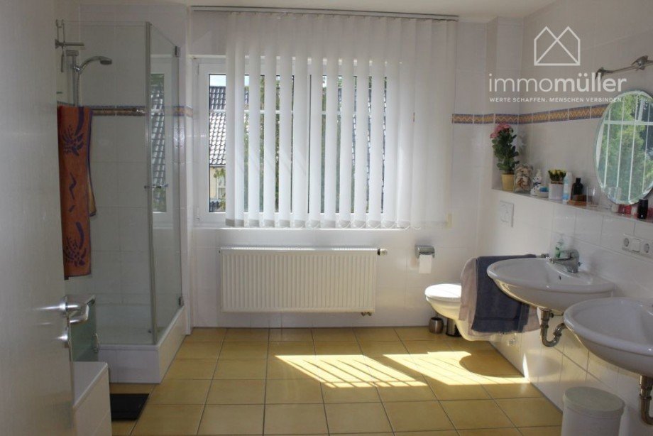DG Bad Dachgeschosswohnung Gr�nstadt