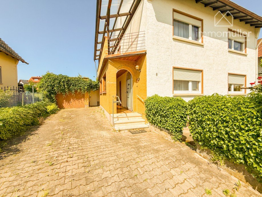 Hofeinfahrt Einfamilienhaus Bolanden