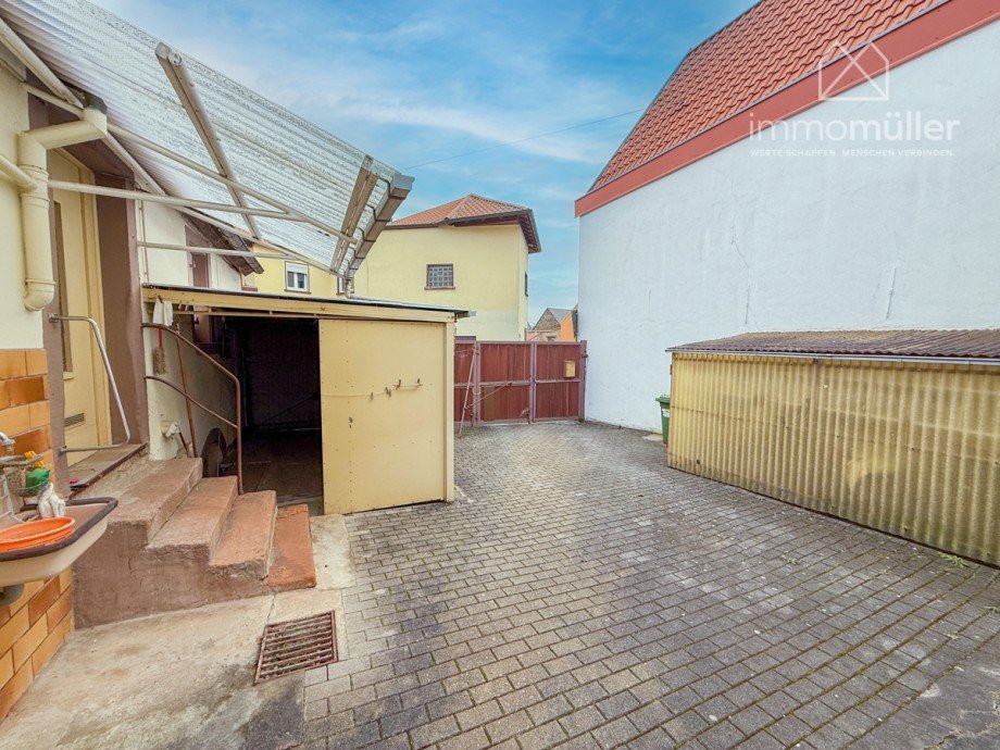 Innenhof Einfamilienhaus Weisenheim am Berg