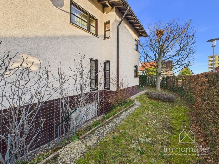 Seitenansicht Einfamilienhaus Gr�nstadt