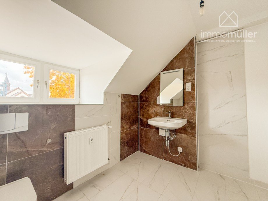 Badezimmer Dachgeschosswohnung Gr�nstadt
