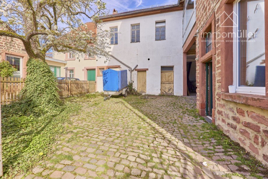 Innenhof Mehrfamilienhaus Enkenbach-Alsenborn