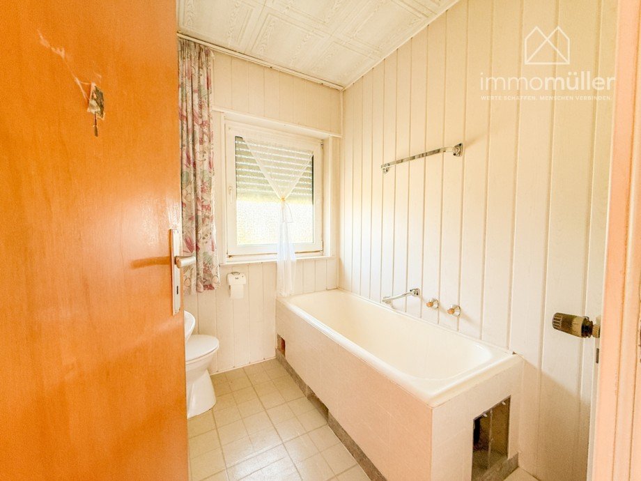 Badezimmer OG Einfamilienhaus Bolanden