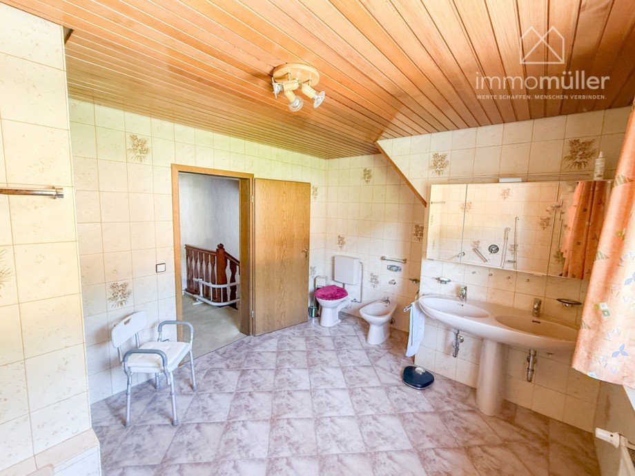 Badezimmer Doppelhaush�lfte Lindenberg