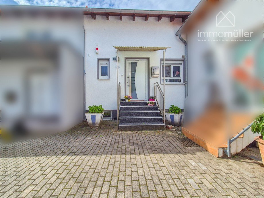 Hausansicht Reihenmittelhaus Weisenheim am Sand