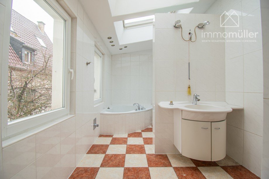 Haupthaus OG Bad Haus Gr�nstadt