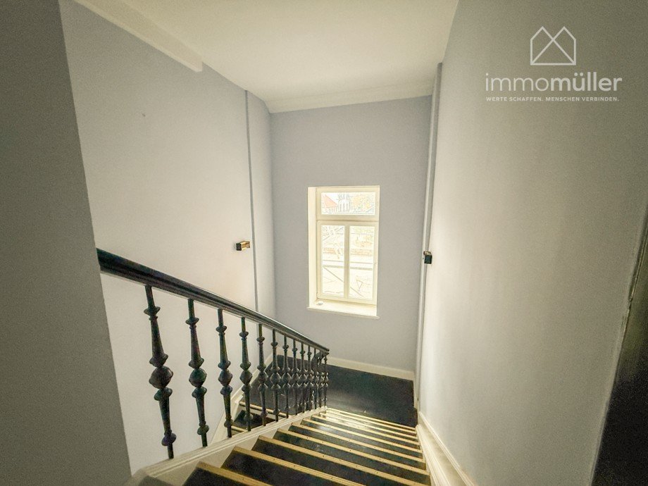 Treppenhaus Dachgeschosswohnung Gr�nstadt