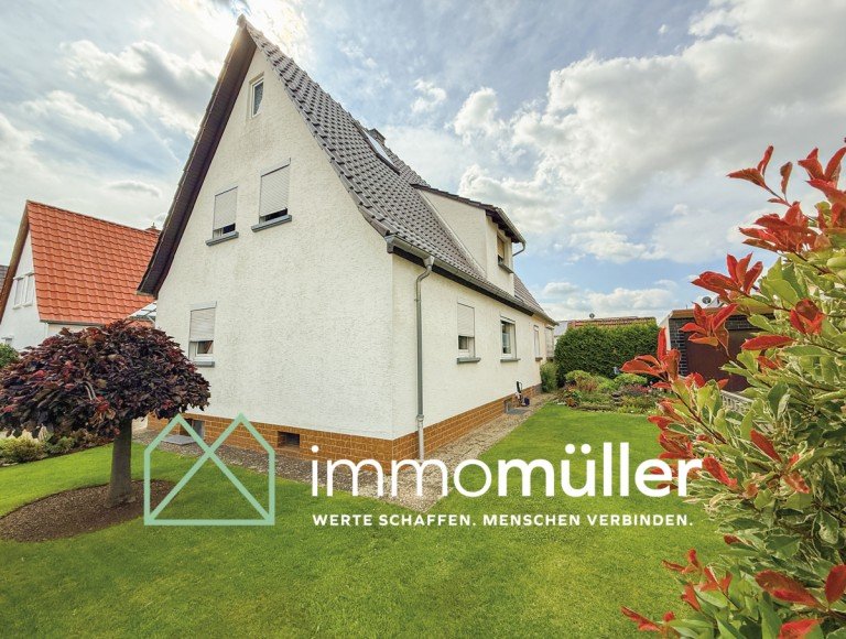 Titelbild Gr�nstadt Gr�nstadt Einfamilienhaus Zwei H�user auf einem tollen Grundst�ck in zentraler Lage von Gr�nstadt.