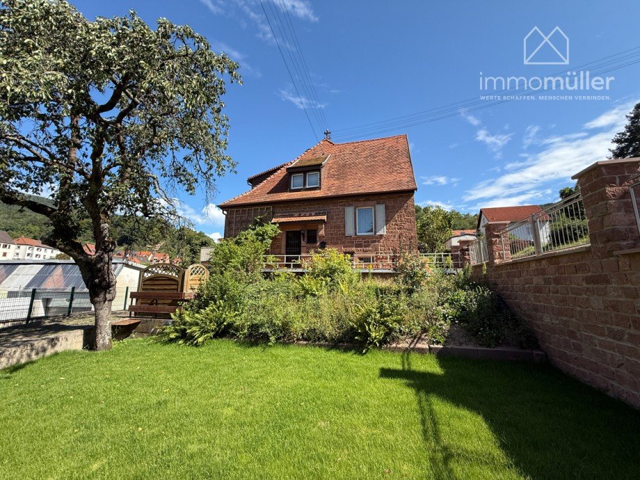 Garten und Haus Doppelhaush�lfte Lindenberg