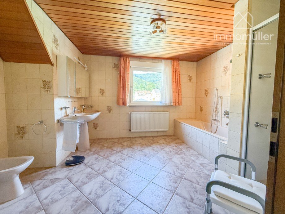 Badezimmer Doppelhaush�lfte Lindenberg