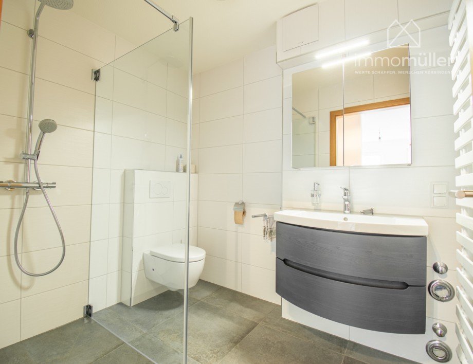 Badezimmer Souterrainwohnung Tiefenthal